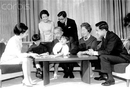 imperatorskaya semya 1967 god Акихито и Митико: история любви императора и императрицы Японии