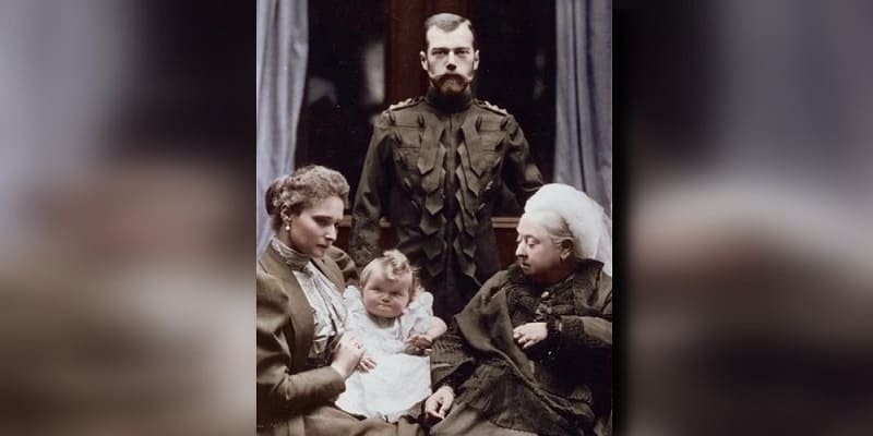 Николай II с женой и дочерью в гостях у королевы Виктории - история  фотографии