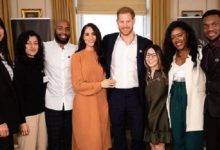 В Сети вновь обсуждают наряд Меган Маркл на встрече с лидерами фонда rvsjitzwnpk В Сети вновь обсуждают наряд Меган Маркл на встрече с лидерами фонда