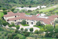 Где сейчас живут принц Гарри и Меган Маркл 28116924 8297083 prince harry and meghan markle have been living in an ultra luxu a 12 1588869501549 Где сейчас живут принц Гарри и Меган Маркл