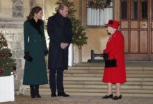 Кембриджи посещают родной город Кэтрин и завершают тур грандиозным финалом в Виндзоре 0 pay members of the royal family thank volunteers key workers at windsor castle Кембриджи посещают родной город Кэтрин и завершают тур грандиозным финалом в Виндзоре