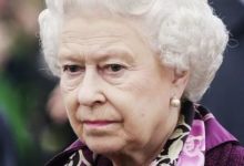 queen news meghan markle prince harry titles duke duchess sussex royal news 1366468 Роберт Лейси: Королева навредит репутации монархии, если лишит Сассексов титулов