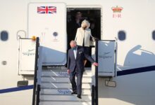 image 1 Принц Уэльский и герцогиня Корнуолла прибыли в Грецию, чтобы отметить 200-летие независимости