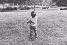 Гарри и Меган поделились фотографией кудрявого мальчика со спины 182581620 17414112 Гарри и Меган поделились фотографией кудрявого мальчика со спины