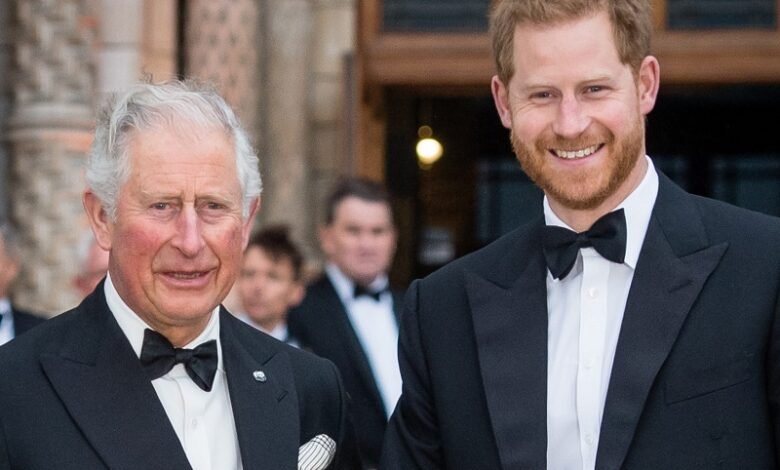 2 Принц Чарльз хочет поговорить с Гарри, чтобы положить конец кризису Megxit
