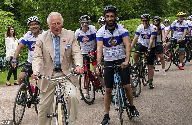 14 Принц Чарльз открыл благотворительный велопробег