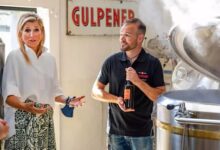 4 1 Королева Нидерландов сварила пиво в пивоварне Gulpener