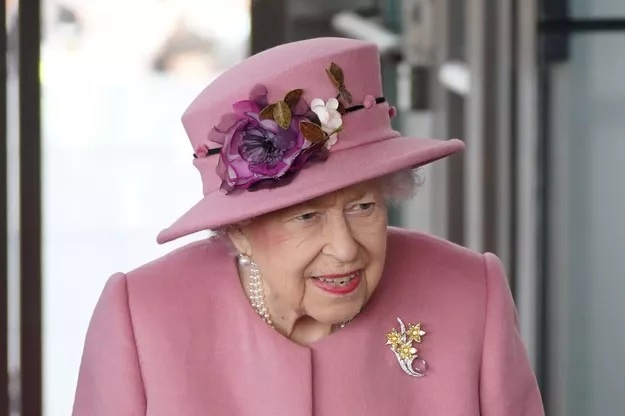 4 3 Королева Елизавета II открыла парламент в Уэльсе