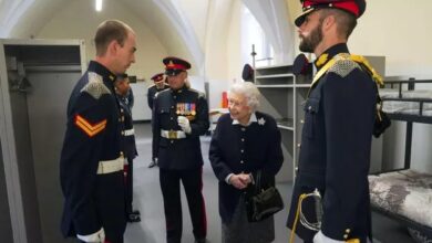9 1 Елизавета II в Виндзоре приветствует канадских солдат