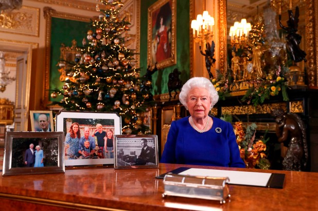 queen holiday message 2019 Гарри и Меган покинули королевскую семью из-за пренебрежительного отношения королевы