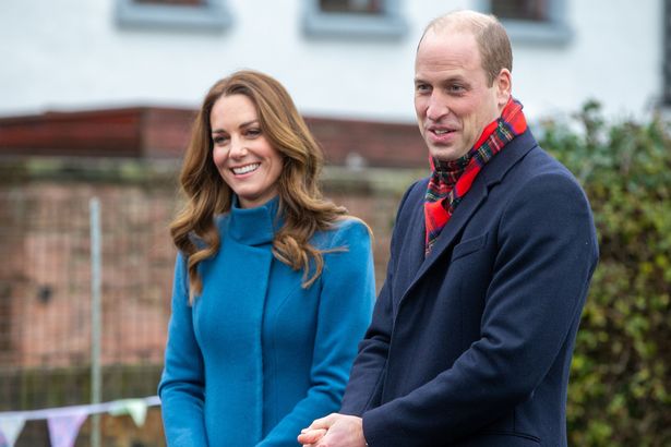 0 the duke and duchess of cambridge visit communities across the uk Ужасный подарок от принца Уильяма, который Кейт никогда не даст ему забыть