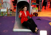 Первый день визита герцогини Кембриджской в Данию kate giggles slide a Первый день визита герцогини Кембриджской в Данию