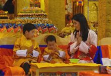 принцы Бутана с родителями в Пунакхе