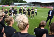 fvtbjp waaeyt s Герцог Кембриджский навестил женскую сборную по футболу и рассказал, что его дочь Шарлотта «хороша в воротах»