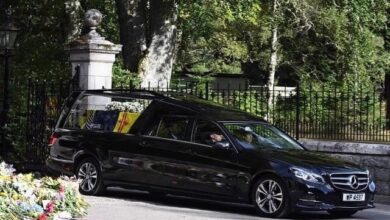 1 Гроб с телом королевы Елизаветы II отправился в Лондон