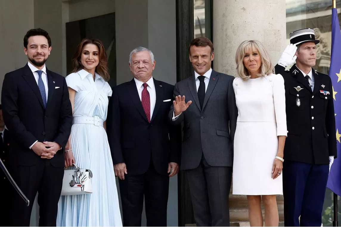 2022 09 14t111022z 1957698514 rc2zgw9op3ia rtrmadp 3 france jordan 0 Королевская семья Иордании посетила президента Франции в его резиденции