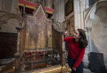 koronatsionnyi tron 700-летний дубовый трон реставрируется к коронации короля Карла III