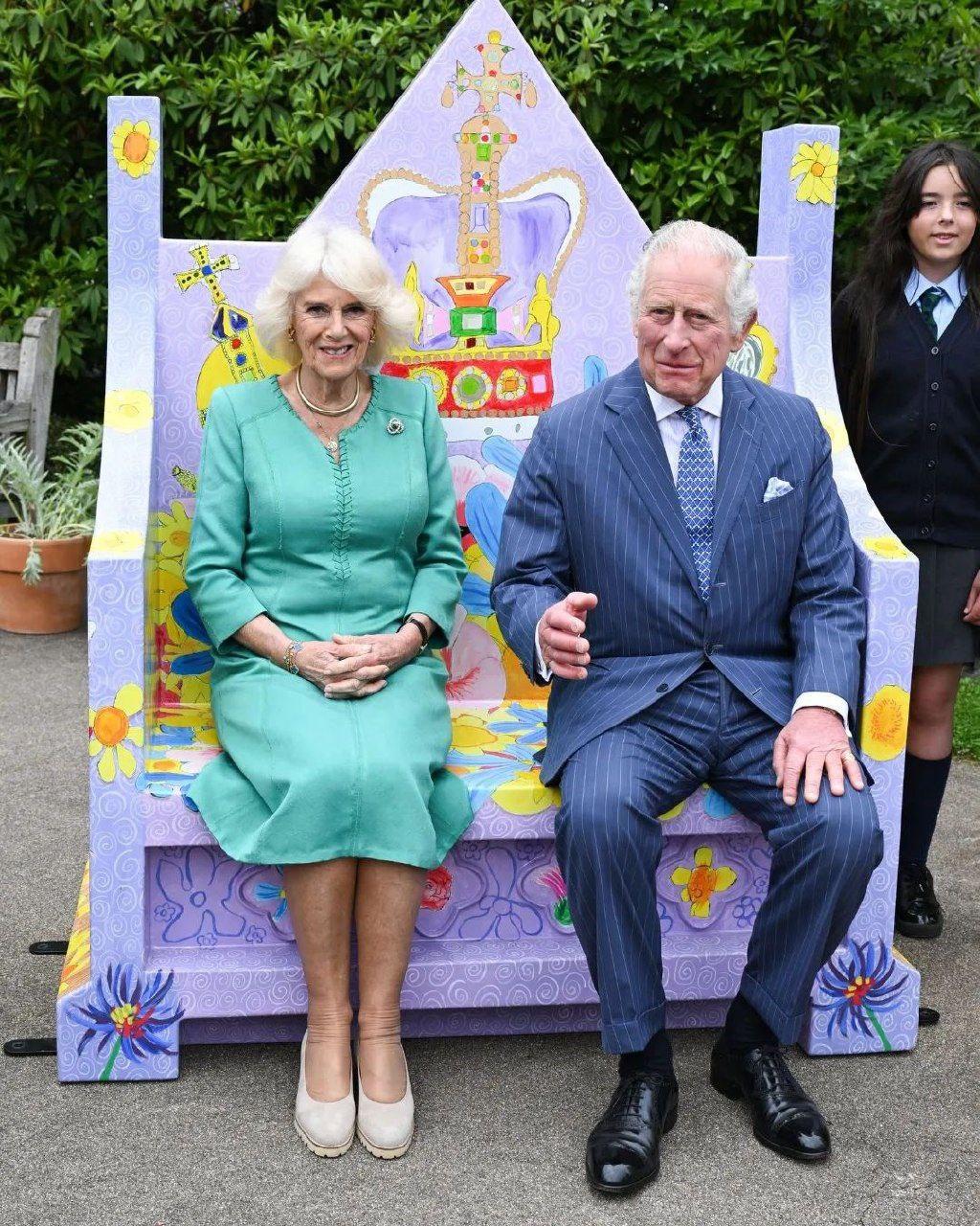 photo 2023 05 24 22 21 21 Король Карл III и королева Камилла: вечеринка с тортом и открытие сада в Северной Ирландии