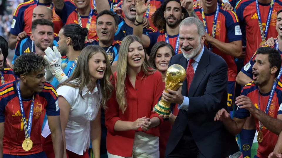 Испанский триумф: королевская семья на финале Чемпионата мира 72f1fa8b78fe gettyimages 2286227876 Испанский триумф: королевская семья на финале Чемпионата мира