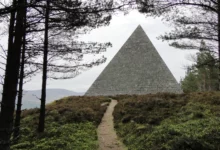 cairn for prince albert balmoral.jpg Тайные пирамиды Балморала: как королева Виктория увековечивала память в камне