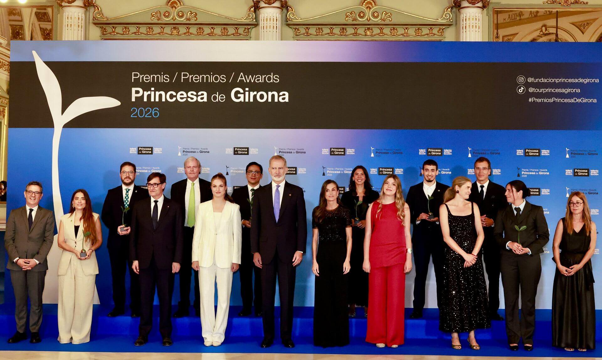 Принцесса Леонор вручила премии принцессы Жиронской молодым талантам infanta sofia princess leonor letizia 13 Принцесса Леонор вручила премии принцессы Жиронской молодым талантам