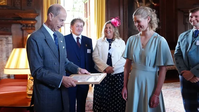 Леди Луиза Виндзор получила золотую награду герцога Эдинбургского lady louise windsor 1 Леди Луиза Виндзор получила золотую награду герцога Эдинбургского