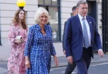 Книжный праздник: королева Камилла отметила 90-летие Heywood Hill queen camilla 1 1 Книжный праздник: королева Камилла отметила 90-летие Heywood Hill