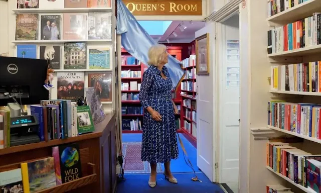 Книжный праздник: королева Камилла отметила 90-летие Heywood Hill queen camilla 4 1 Книжный праздник: королева Камилла отметила 90-летие Heywood Hill